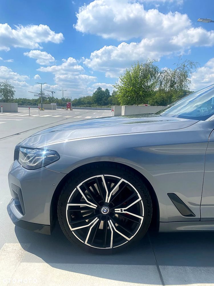 BMW Seria 5 M550i xDrive - 5