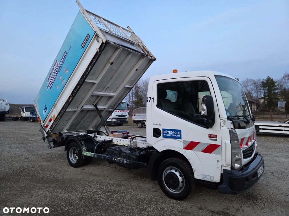 Renault Maxity Cabstar - 5