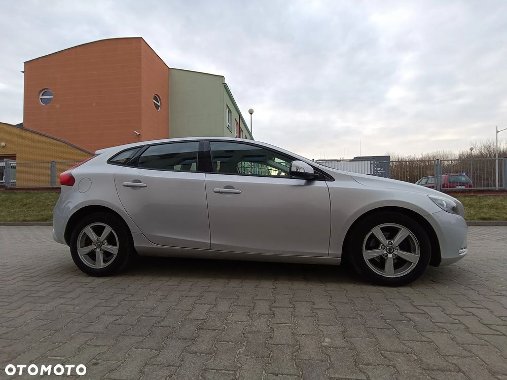 Volvo V40 D2 Kinetic - 12