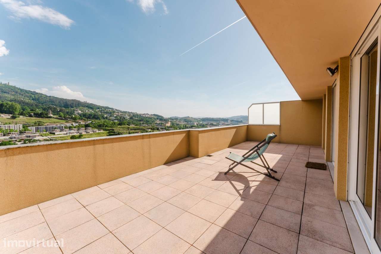 Penthouse Duplex T4+1 com Terraço de 3 Frentes e Vista Serra - Grande imagem: 4/38