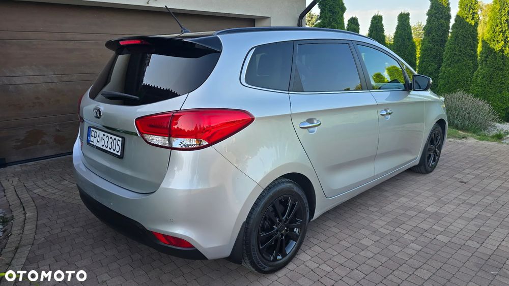 Kia Carens - 9