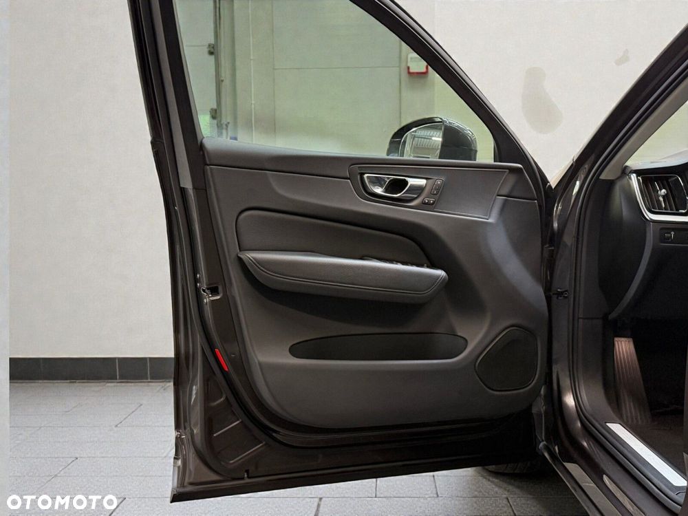 Volvo XC 60 B4 D AWD Inscription - 17
