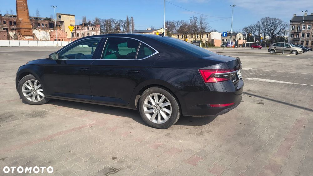 Skoda Superb 2.0 TDI SCR 4x4 Scout DSG - 5