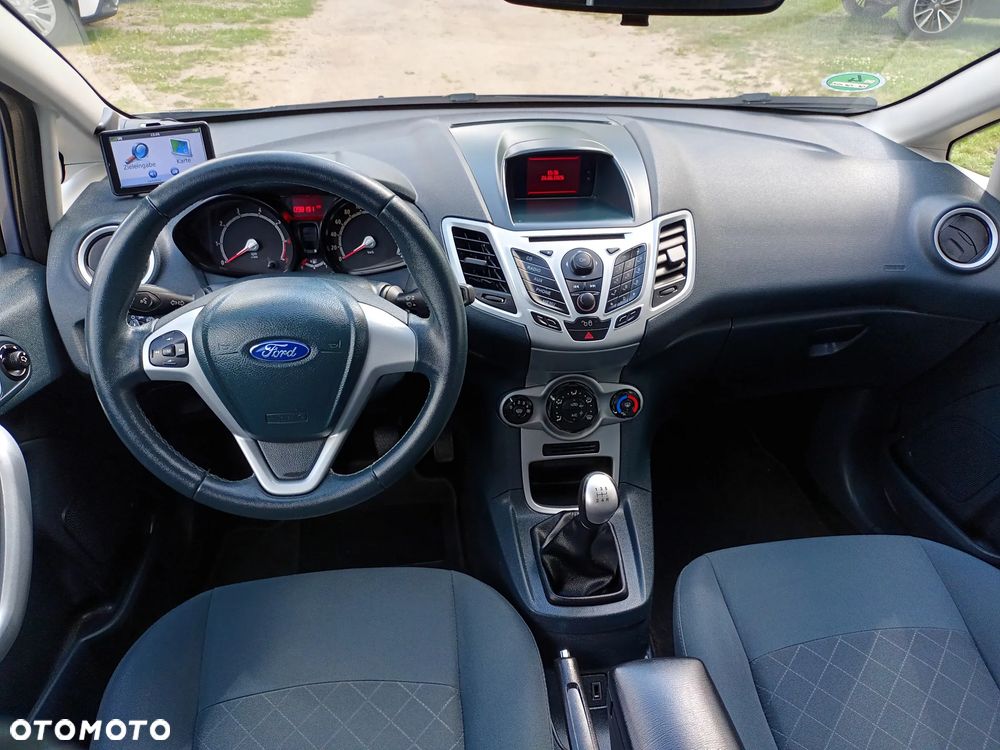 Ford Fiesta 1.25 Celebration - 8