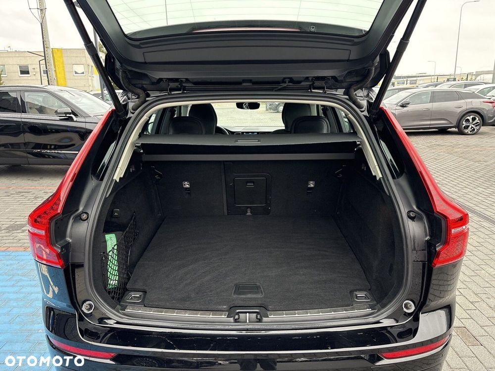 Volvo XC 60 T6 Plug-In Hybrid AWD Inscription - 28