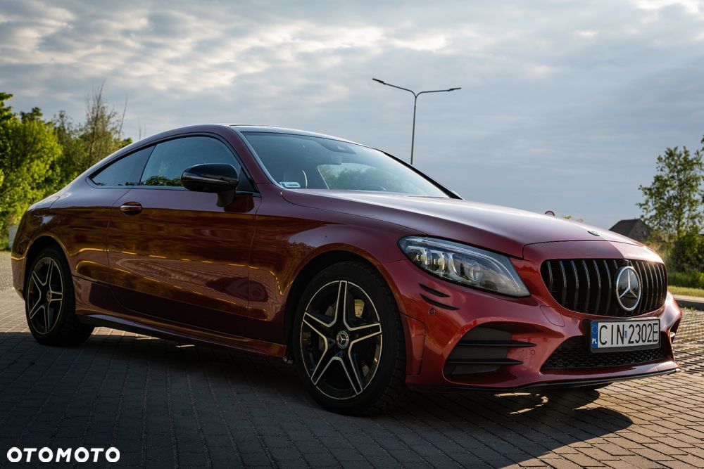 Mercedes-Benz Klasa C 300 d 4Matic 9G-TRONIC AMG Line - 4