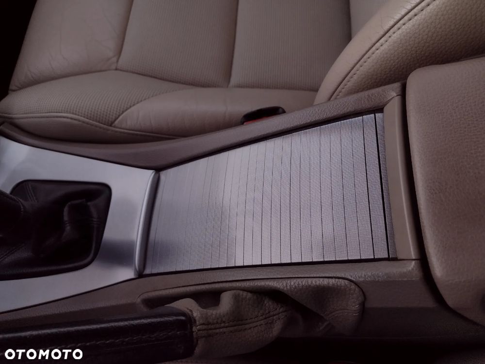 Volvo S60 2.4D5 Momentum - 10