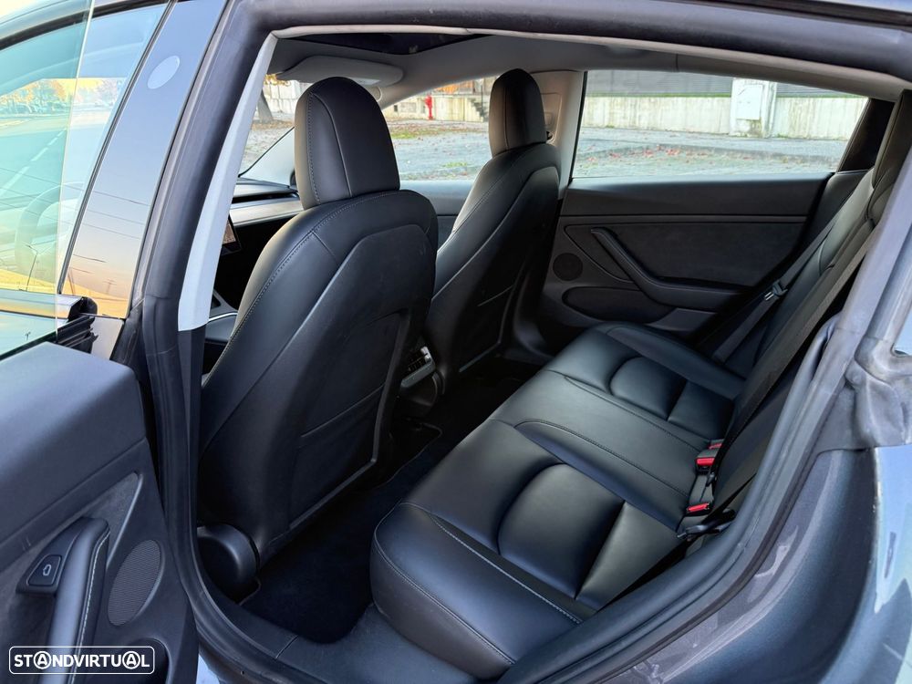 Tesla Model 3 Long-Range Dual Motor AWD - 18