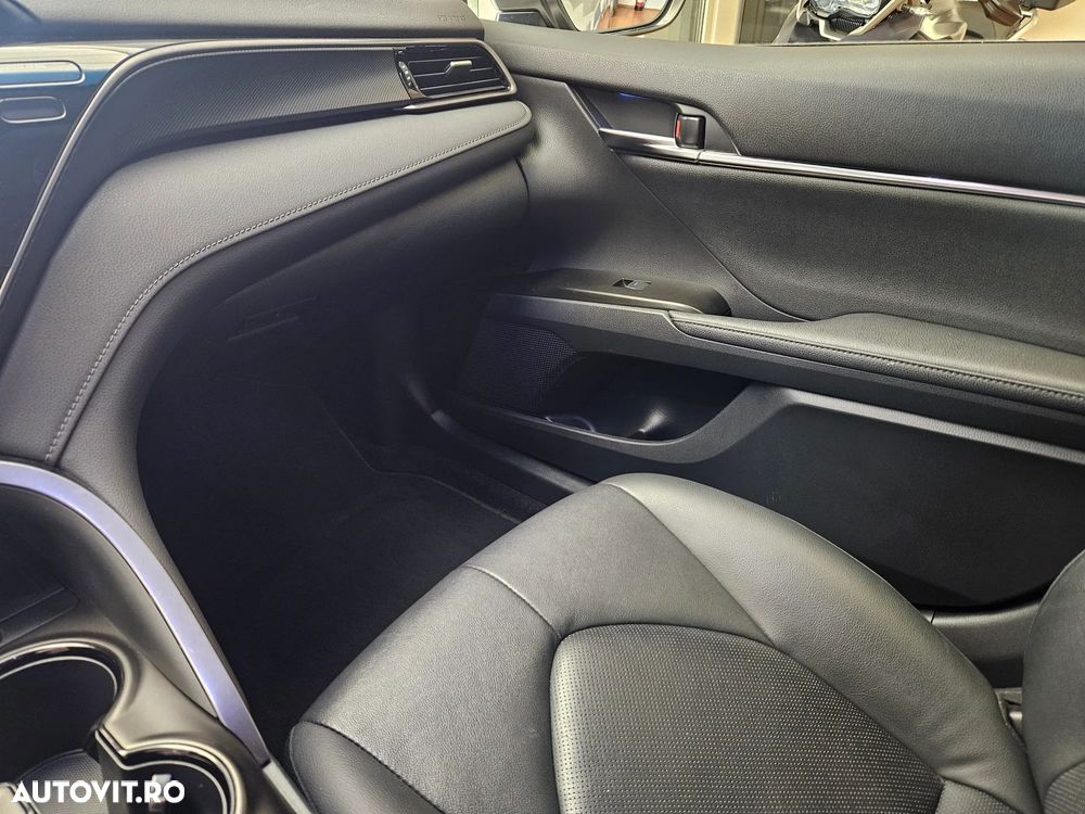 Toyota Camry 2.5 Business - 25
