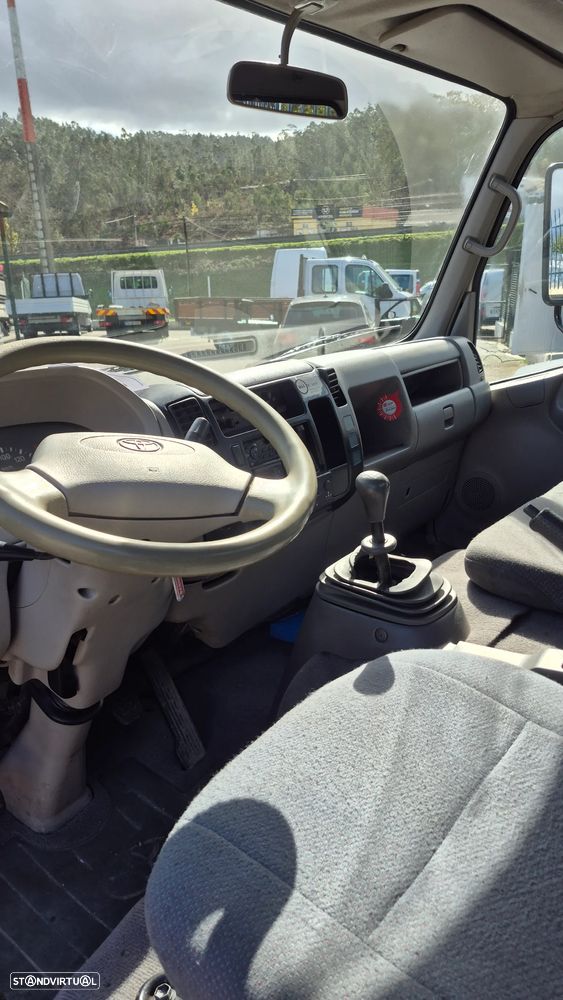 Toyota Dyna - 7
