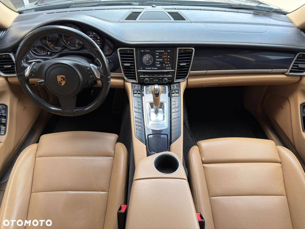Porsche Panamera 4 - 26