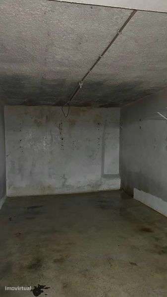 Garagem Fechada _ Praça da Galiza - Grande imagem: 5/6