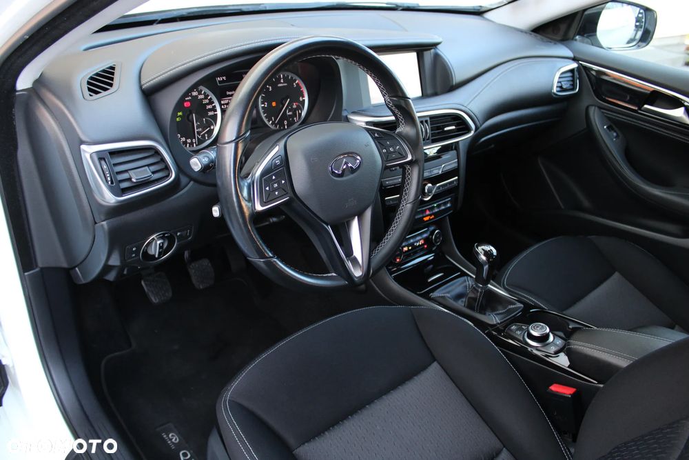 Infiniti Q30 1.5d Business Executive - 14