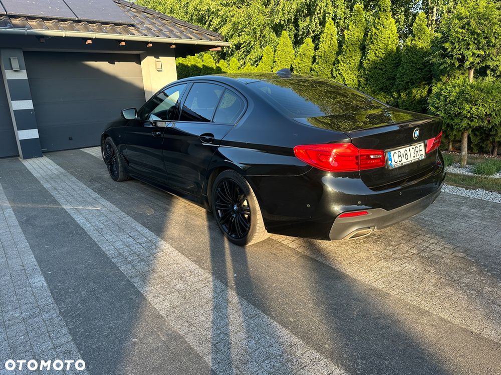 BMW Seria 5 520d xDrive - 11