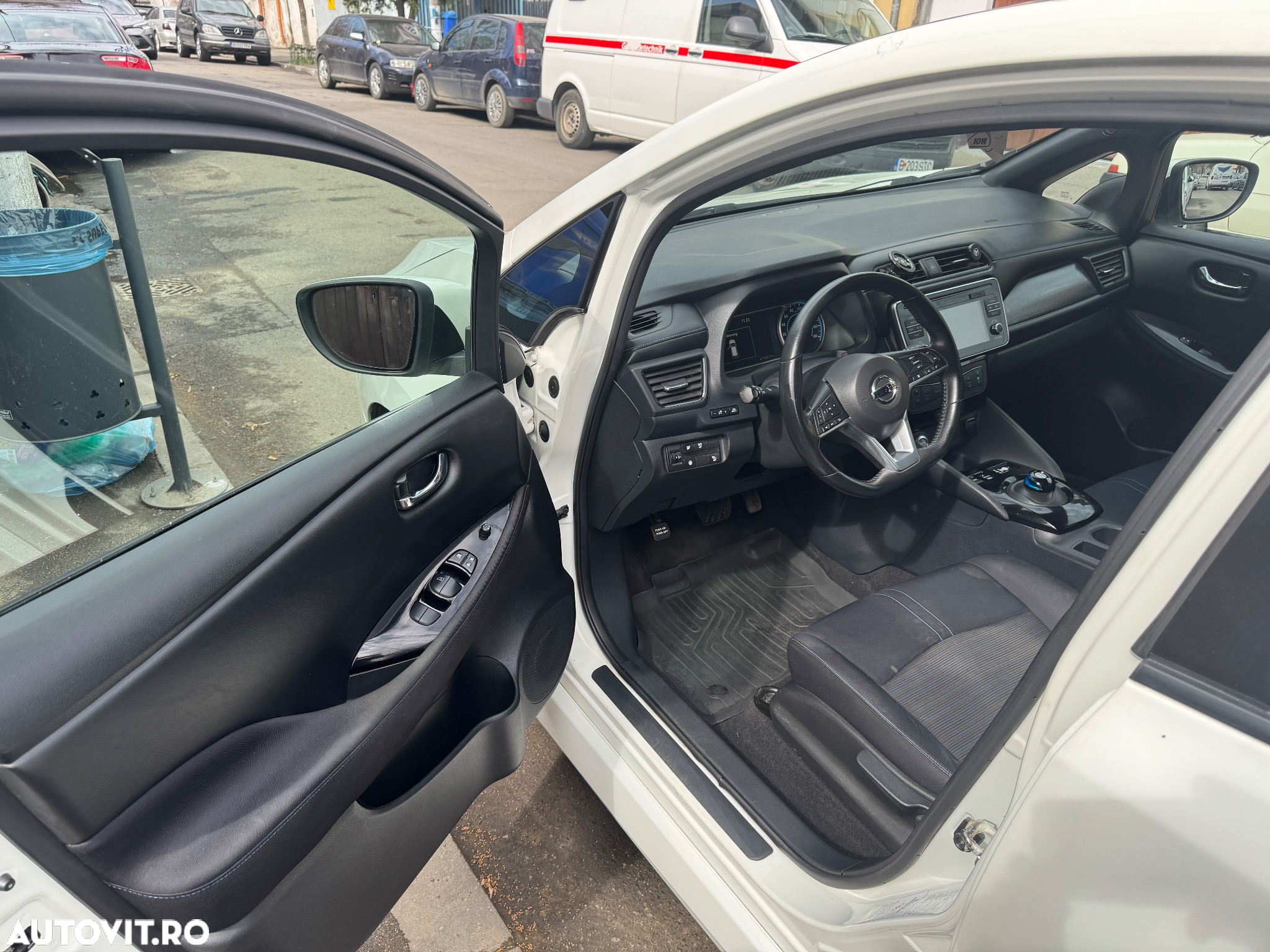 Nissan LEAF 39 kWh N-Connecta - 4