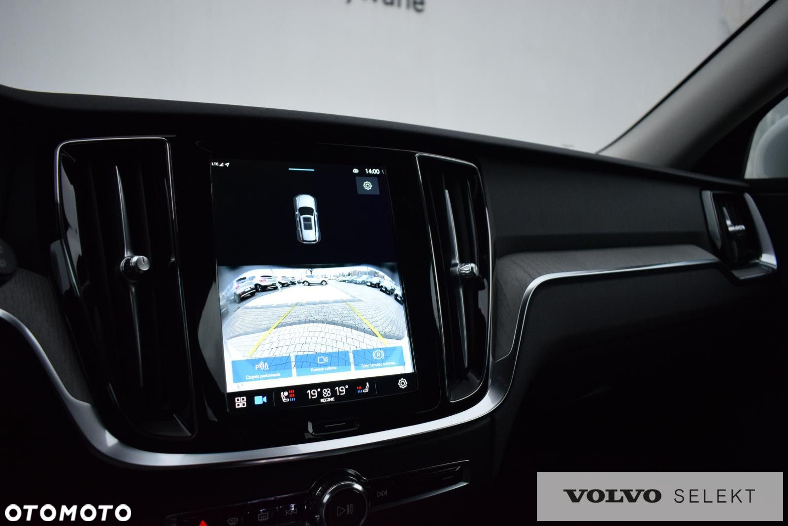Volvo V60 Cross Country - 24