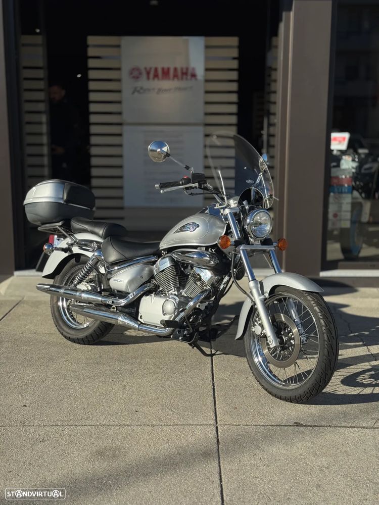 Suzuki VL Intruder - 1