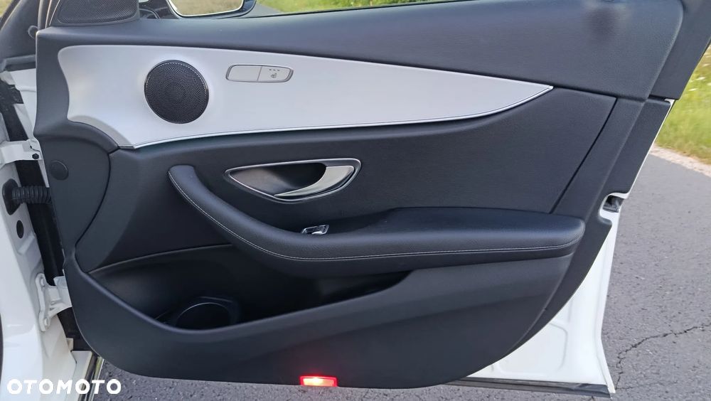 Mercedes-Benz Klasa E 220 d 9G-TRONIC - 15