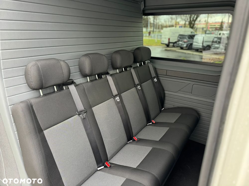 Volkswagen Crafter Maxi Brygadówka - 28