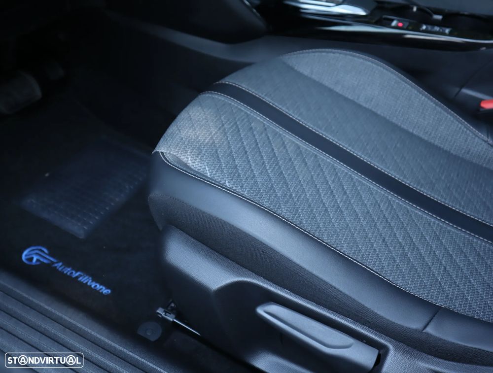 Peugeot 2008 1.2 PureTech Allure Pack EAT8 - 31