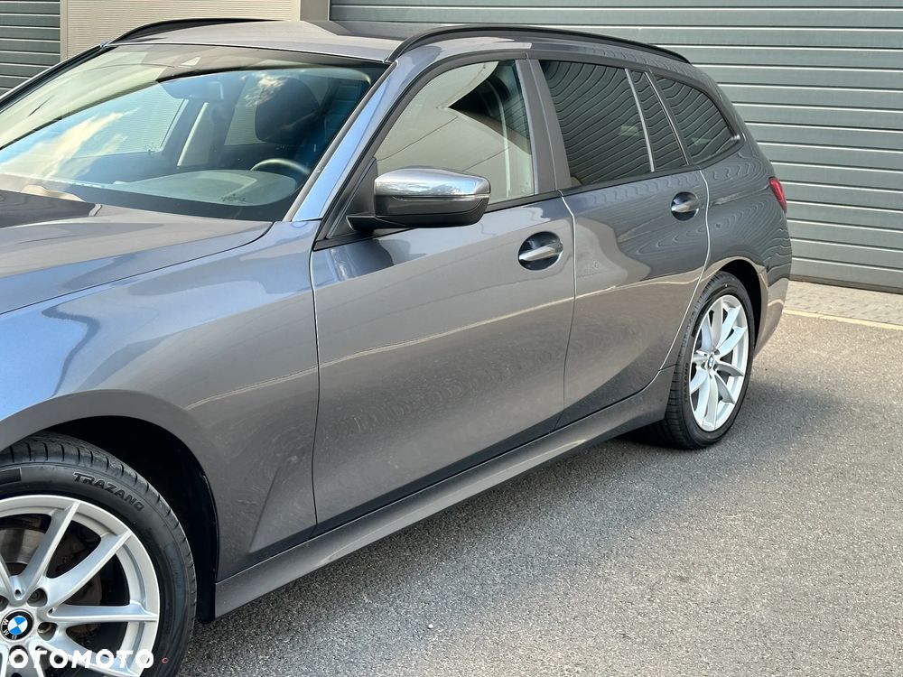 BMW Seria 3 320d xDrive MHEV Sport Line - 4