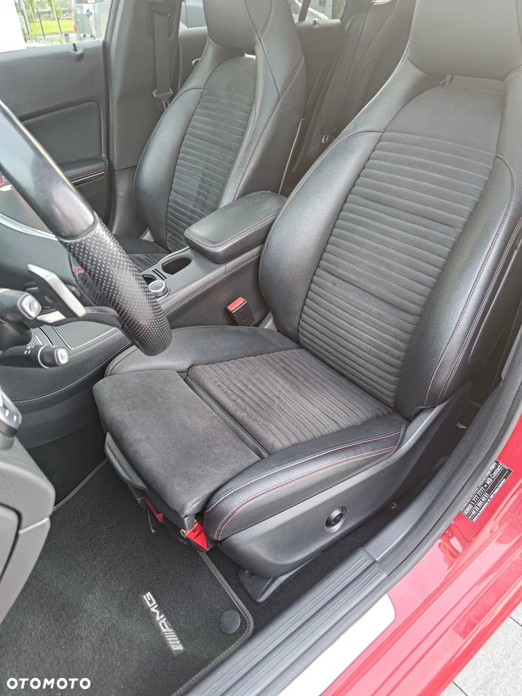 Mercedes-Benz CLA 250 4-Matic AMG Line - 16