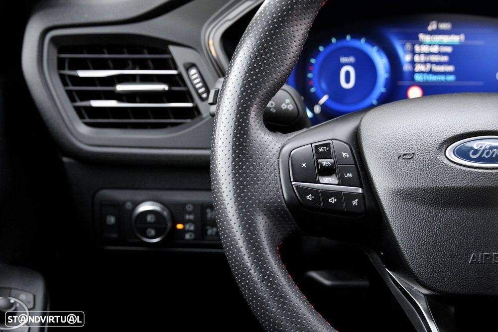 Ford Kuga - 24
