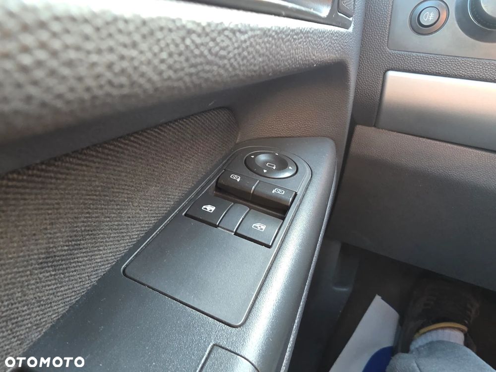 Opel Zafira 1.8 Essentia - 30