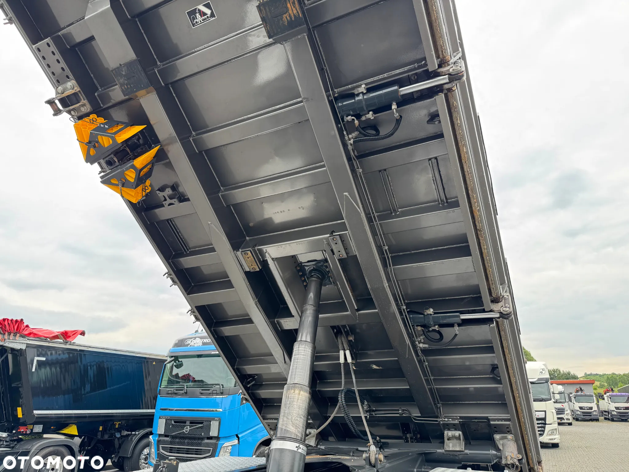 Mercedes-Benz AROCS 3345 6X6 WYWROTKA 3-str. MILLER, BORDMATIC, ZWOLNICE, IDEALNY STAN, z Niemiec - 11