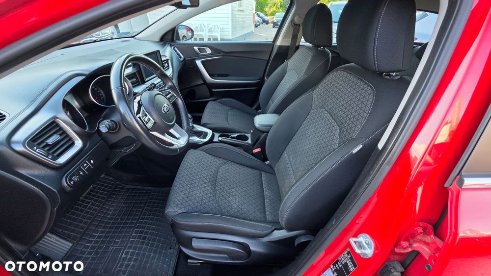 Kia Ceed 1.4 T-GDI L Business Line DCT - 12