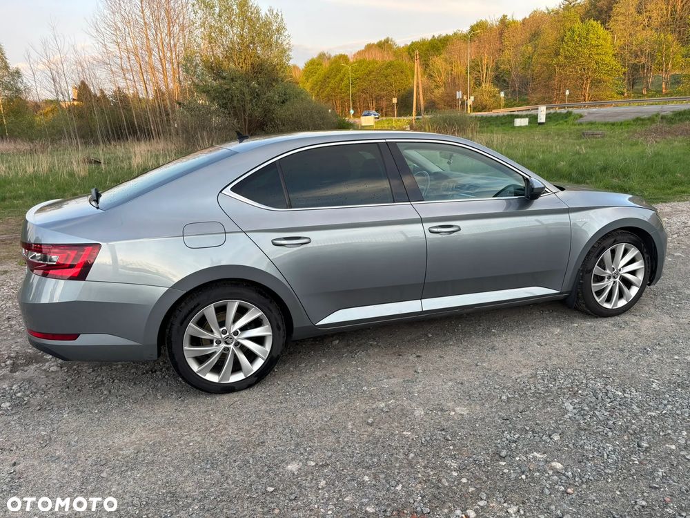Skoda Superb 2.0 TDI L&K - 17