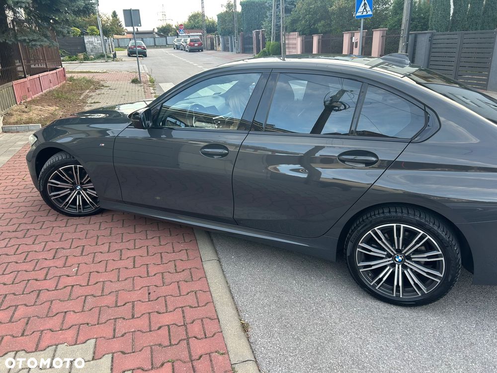 BMW Seria 3 318d M Sport - 9