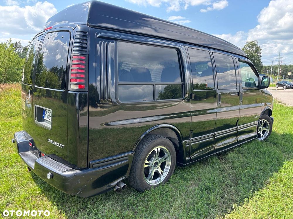 Chevrolet Chevy Van - 6