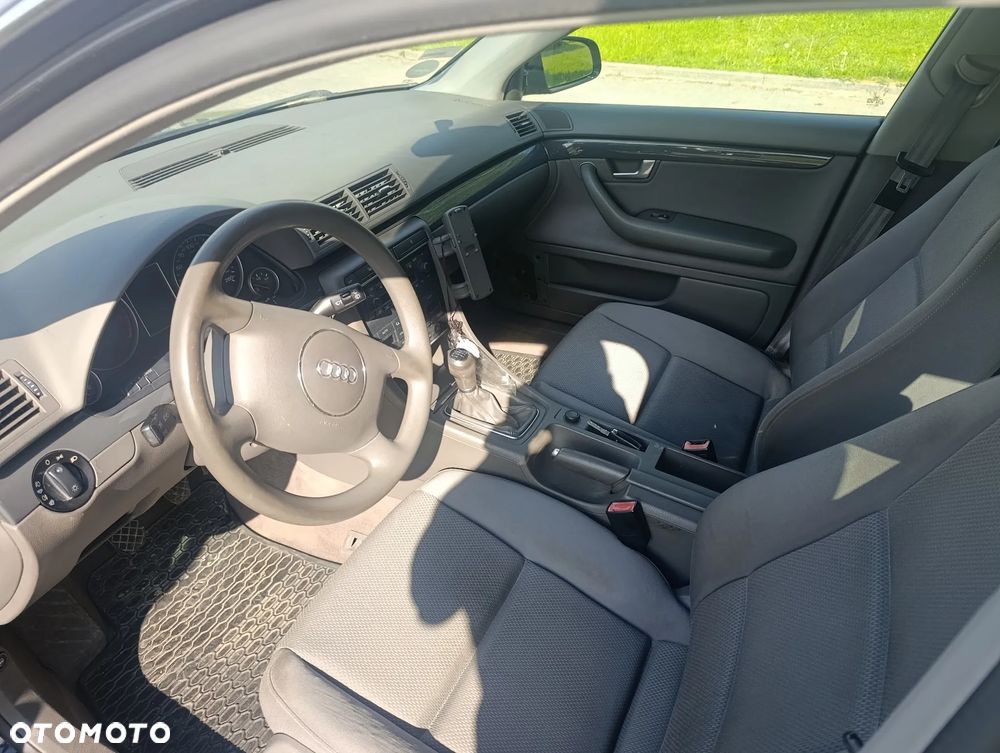 Audi A4 Avant 2.4 - 13