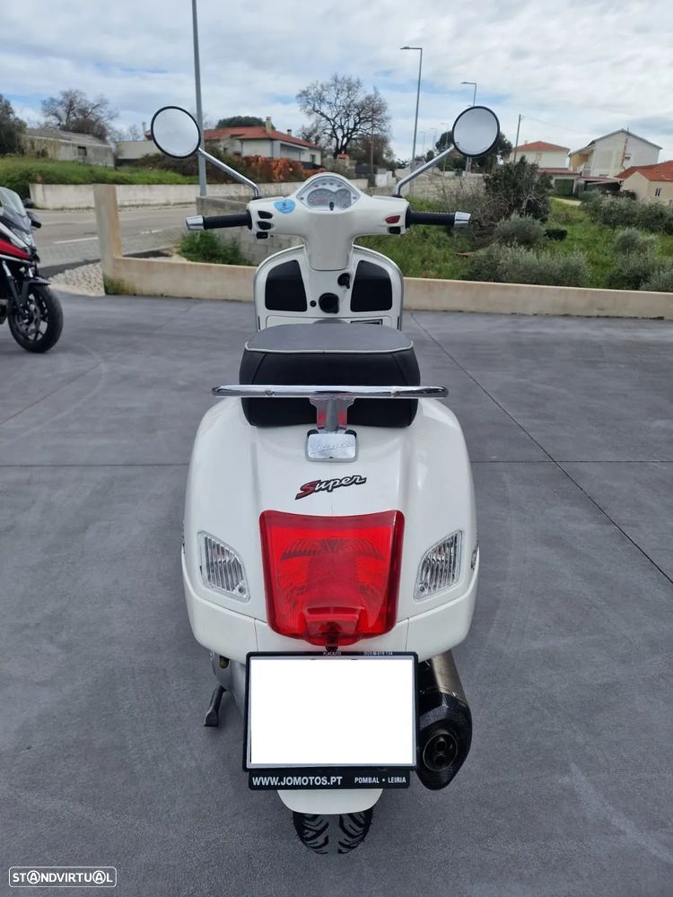 Piaggio Vespa GTS 300 Super - 7