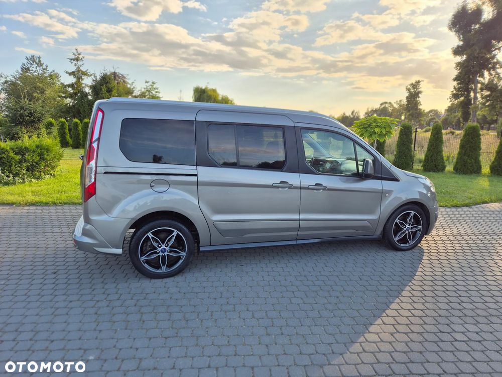 Ford Tourneo Connect Grand - 26