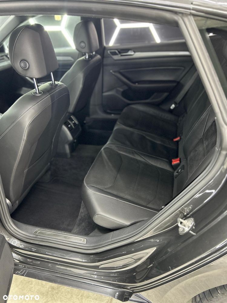 Volkswagen Arteon 2.0 TDI Bi-Turbo SCR 4Mot R-Line DSG - 12