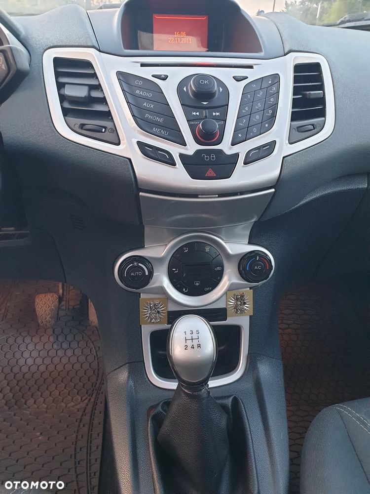 Ford Fiesta 1.4 TDCi Ambiente - 13