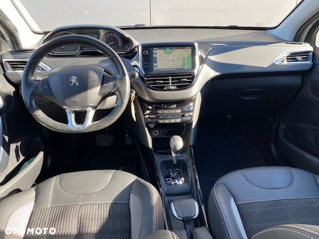 Peugeot 2008 1.2 Pure Tech GPF Style S&S EAT6 - 14