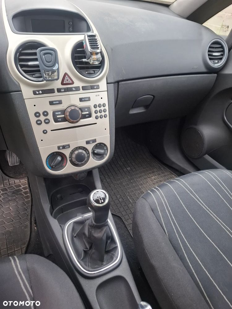 Opel Corsa - 8