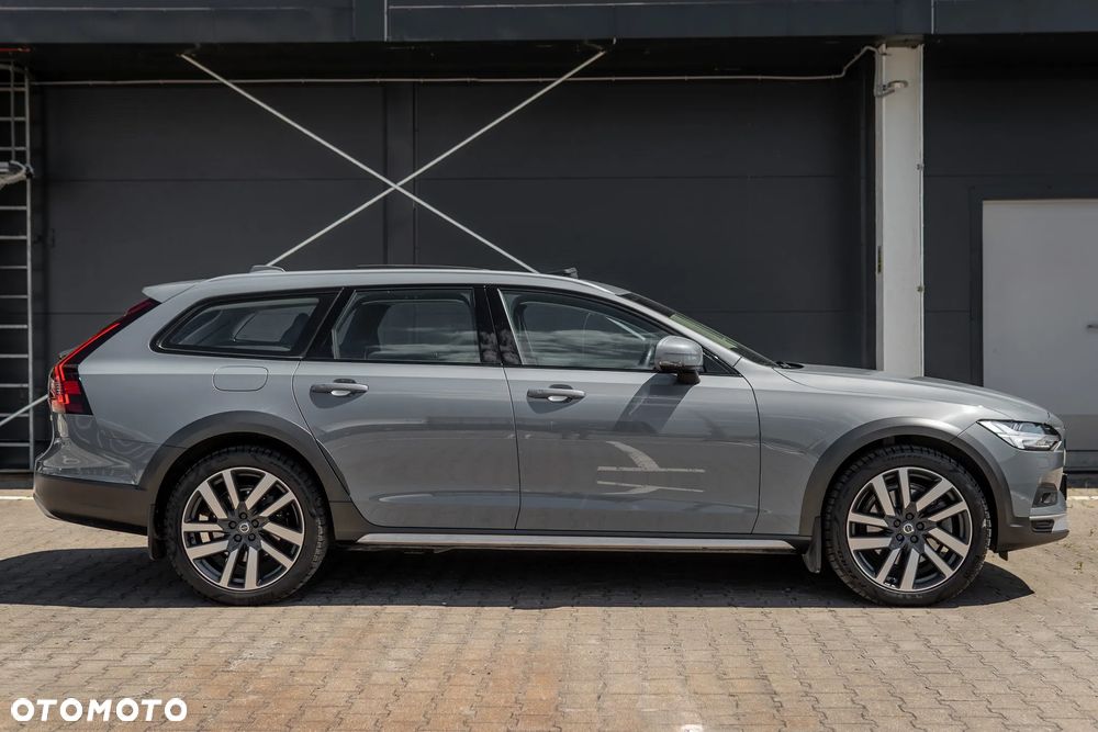 Volvo V90 Cross Country B5 D AWD Ultimate - 3