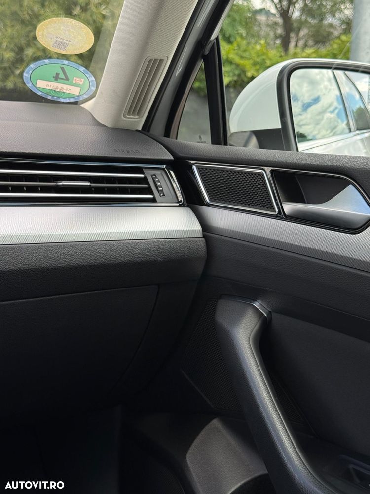 Volkswagen Passat 2.0 TDI SCR DSG Comfortline - 31