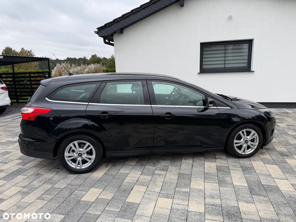 Ford Focus Turnier 1.6 TDCi DPF Start-Stopp-System Titanium - 2