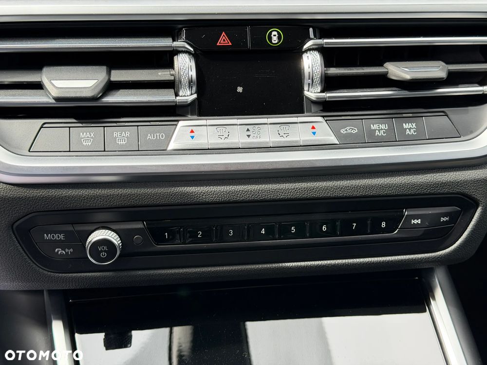 BMW Seria 3 318i - 18