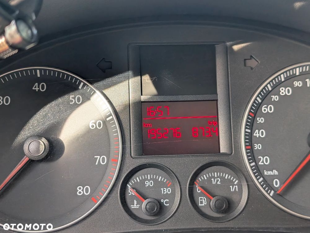 Volkswagen Golf 1.6 FSI Trendline - 9