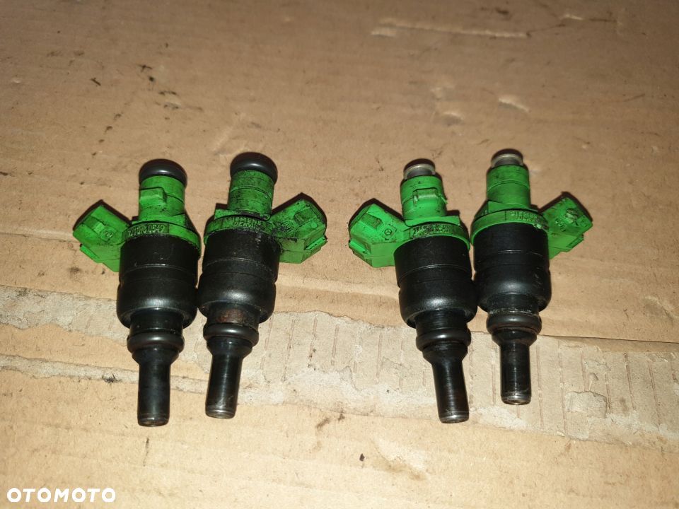 MERCEDES W203 1.8B WTRYSKIWACZ 2710780549 - 1