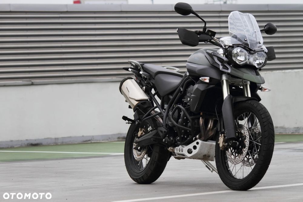 TRIUMPH TIGER 800 XC owiewka osłona boczek zbiornik silnik zawieszenie set podnóżek swap siedzenie chłodnica regulator moduł przełącznik przekaźnik licznik wiązka tłumiki arrow