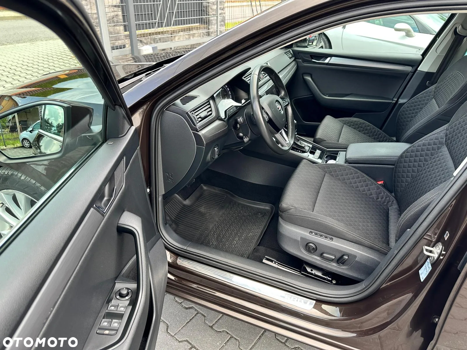 Skoda Superb 2.0 TDI Style DSG - 20
