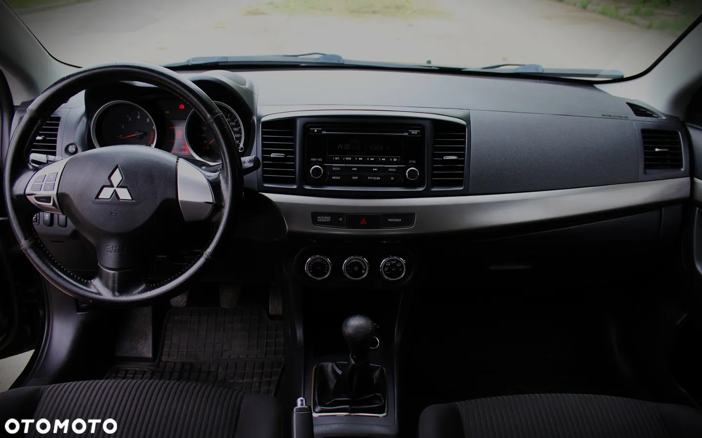 Mitsubishi Lancer 1.6 Intense - 24