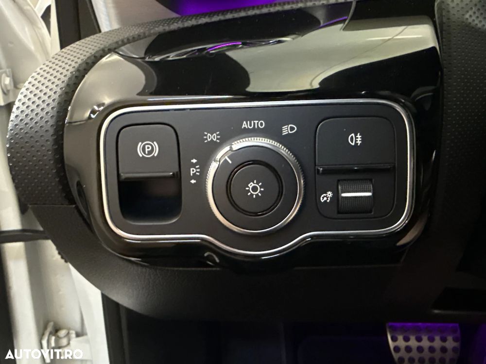 MERCEDES-BENZ A-Class 2019 — imagine 15